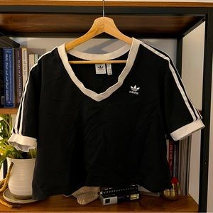 adidas ADICOLOR CLASSICS CROPPED TEE